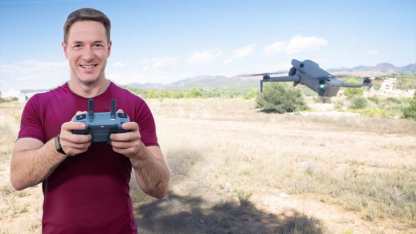 Dron en vuelo durante el curso online de iniciación al mundo dron